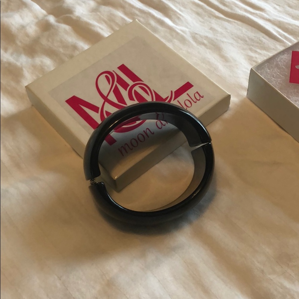 ✨3 for $25✨ Black Moon and Lola Parker Bracelet